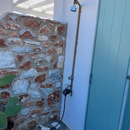 Paros Spiti Mataki Aliki (Paros)